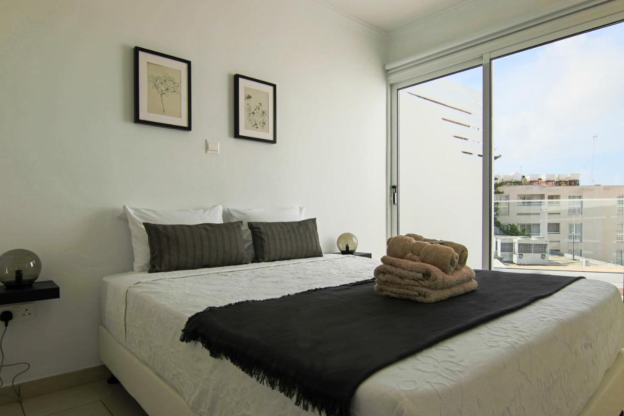 Phaedrus Living Seaside Junior Suite Lighthouse 63 Paphos Exterior photo