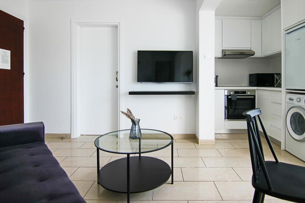 Phaedrus Living Seaside Junior Suite Lighthouse 63 Paphos Exterior photo