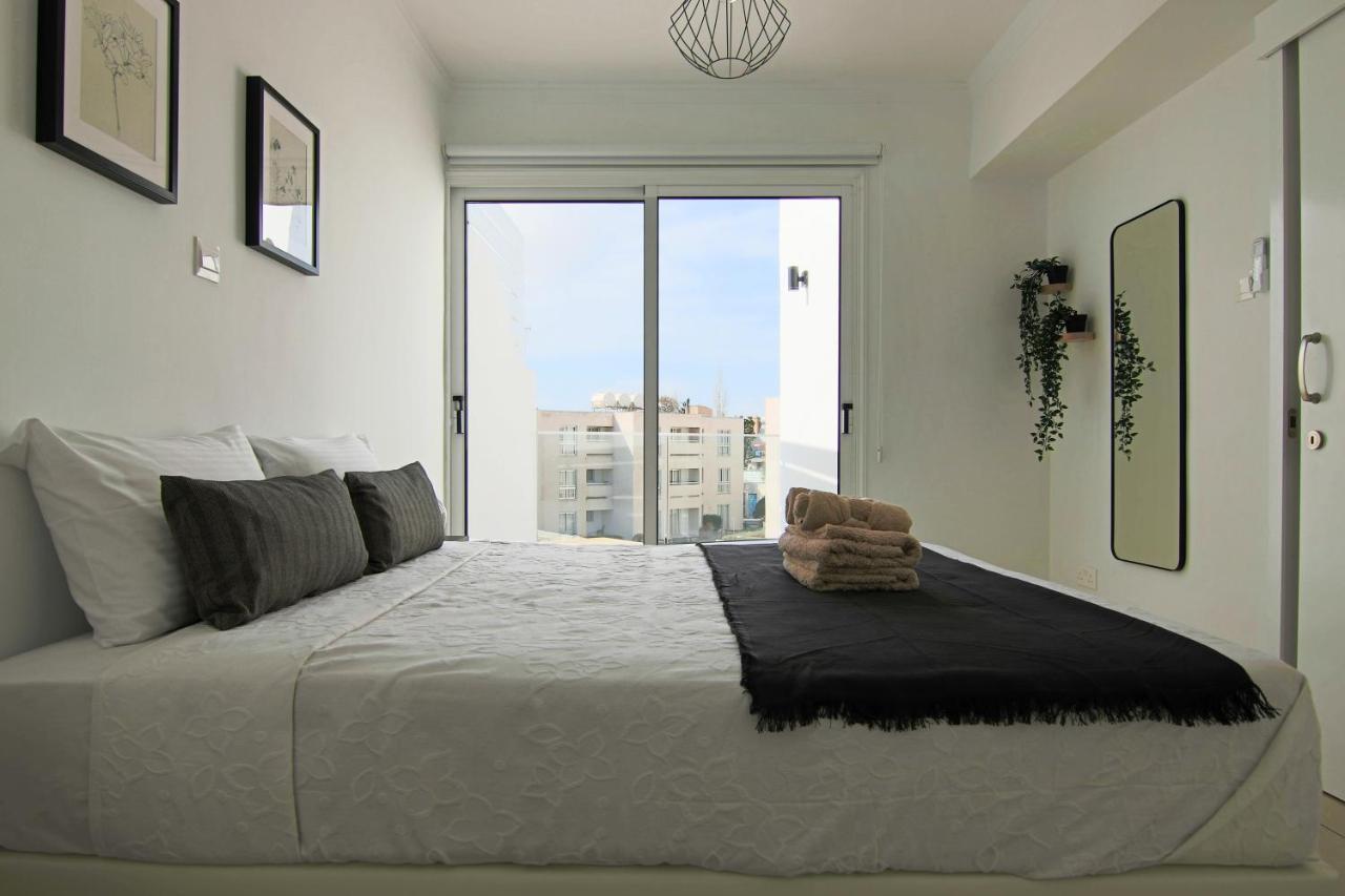 Phaedrus Living Seaside Junior Suite Lighthouse 63 Paphos Exterior photo