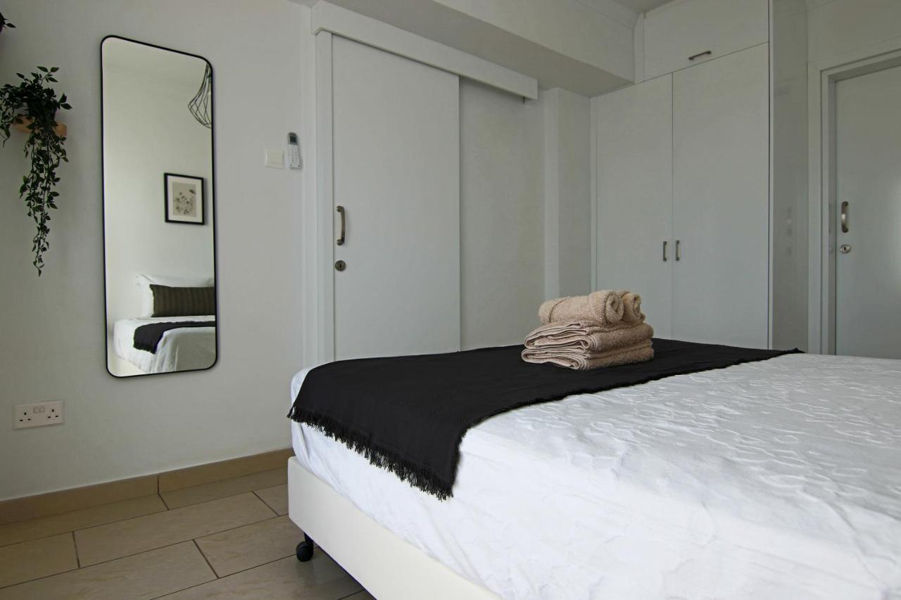 Phaedrus Living Seaside Junior Suite Lighthouse 63 Paphos Exterior photo