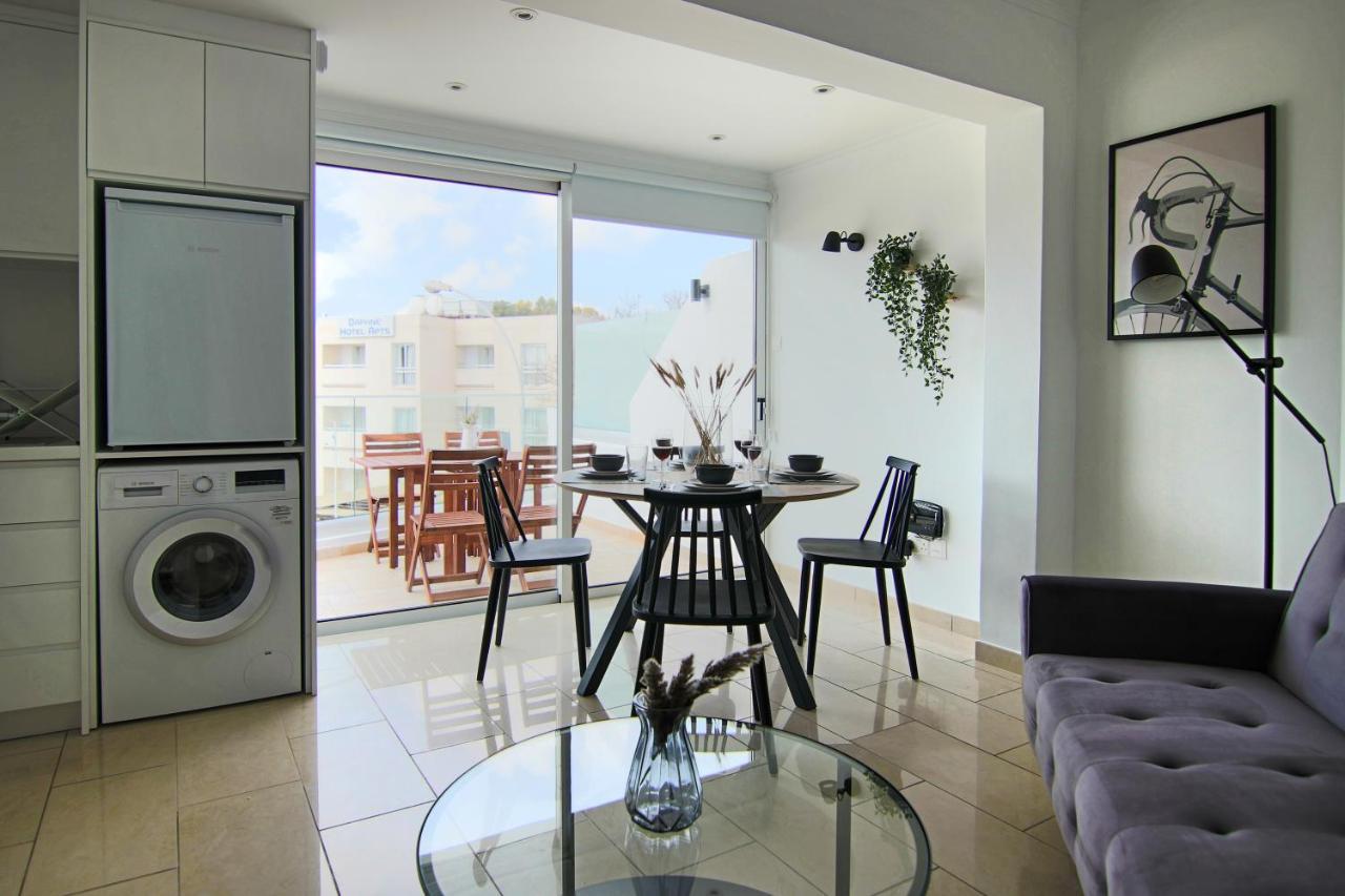 Phaedrus Living Seaside Junior Suite Lighthouse 63 Paphos Exterior photo