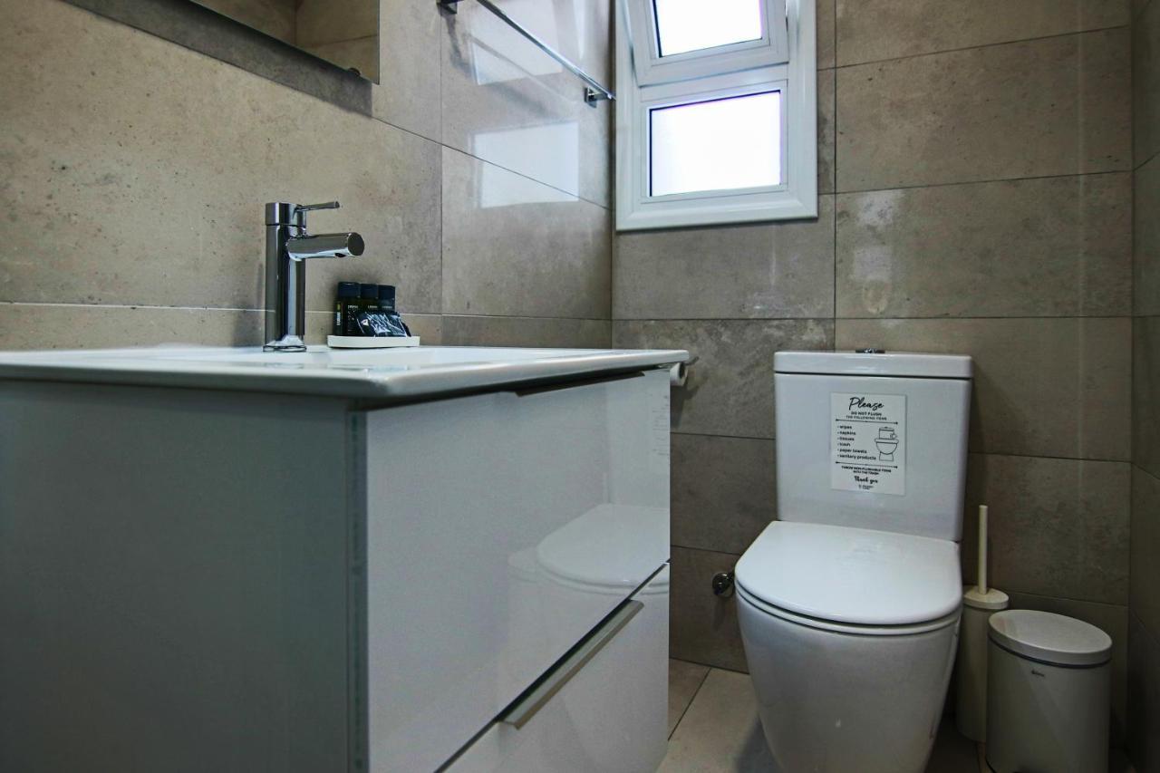 Phaedrus Living Seaside Junior Suite Lighthouse 63 Paphos Exterior photo